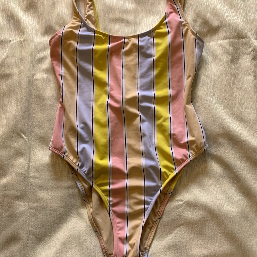Women’s full piece bathing suit
